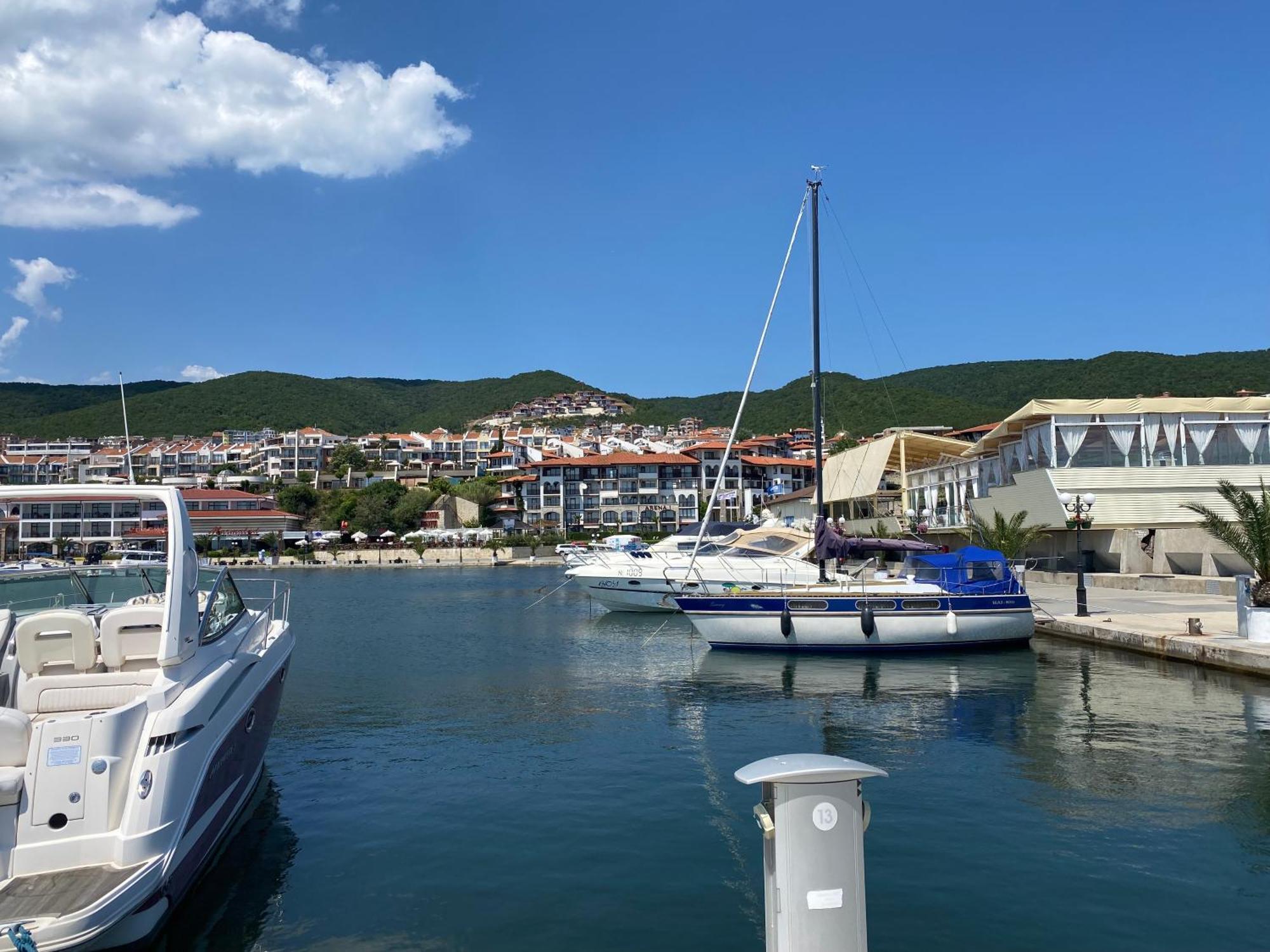 Garden Of Eden B3-2 Private One Bedroom Apartment Sveti Vlas Bagian luar foto